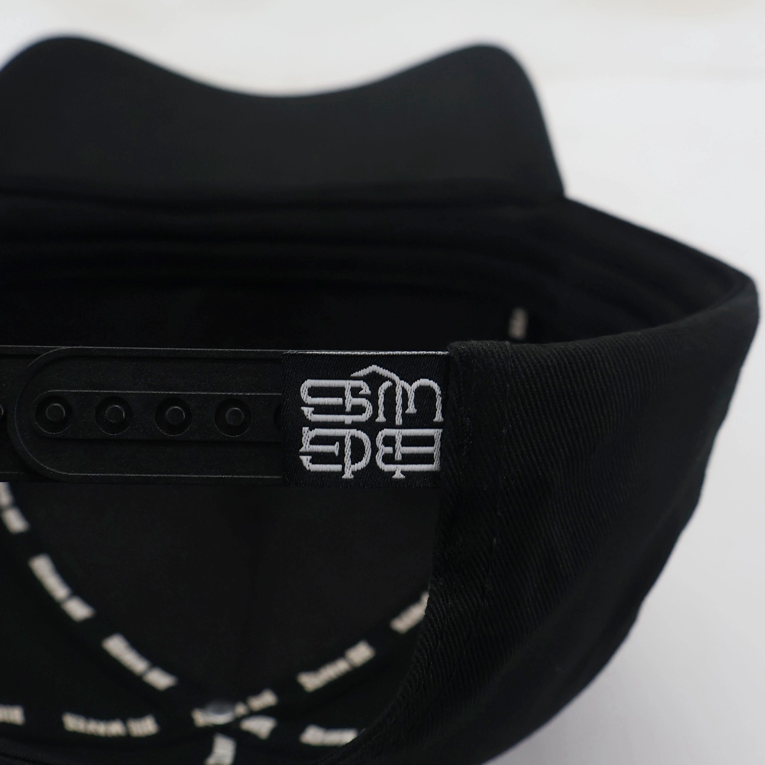 Staple V'2 Cap